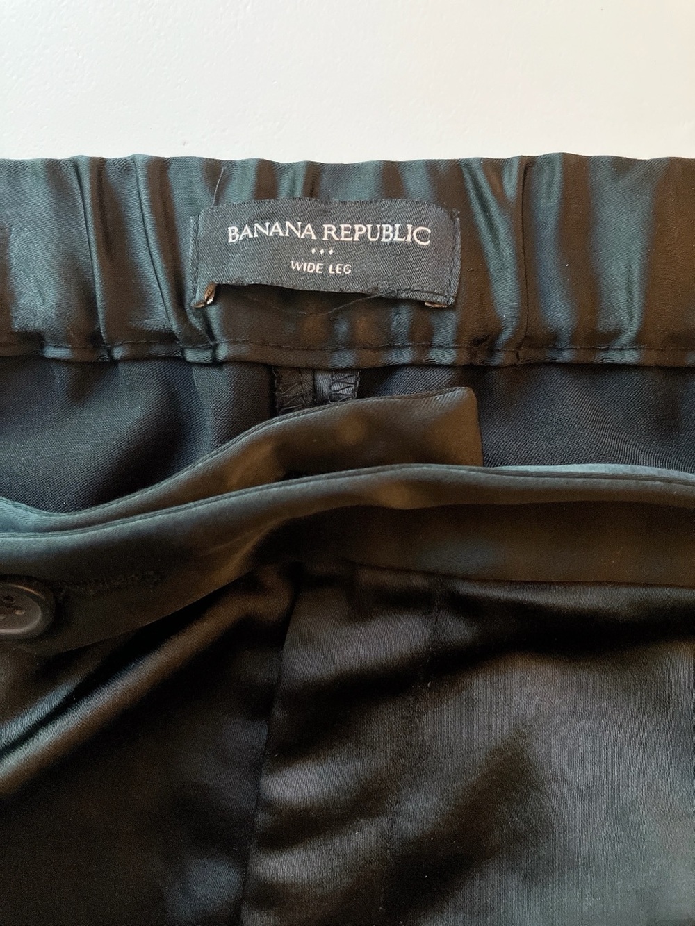 Banana Republic Black Wide-Leg High-Rise Satin Silky Trouser Pants Size 4 - Picture 5 of 10